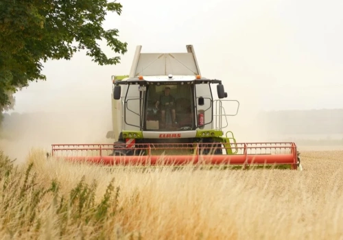 Unia niszczy polskie rolnictwo a polski rząd w tym pomaga! Wchodzi kolejny unijny absurd