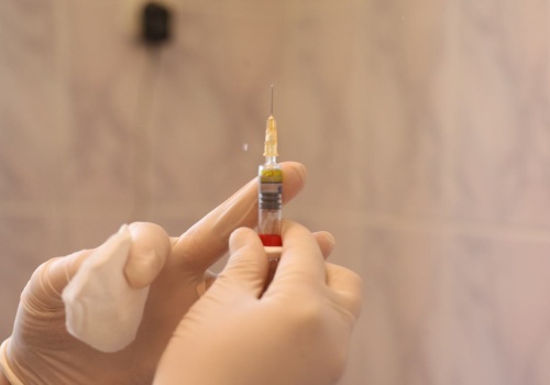 Nie chcą krwi zaszczepionych przeciwko COVID-19. Nietypowe prośby w USA. 