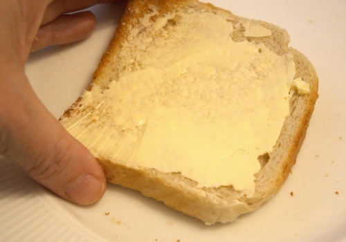 Oto co się dzieje, gdy jesz biały chleb każdego dnia. 