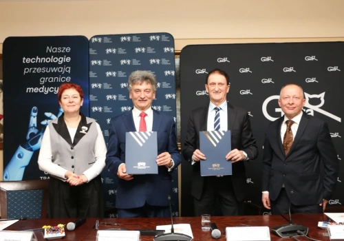 Polska odzież terapeutyczna dla dzieci z AZS. ŚUM i Gatta rozpoczynają współpracę