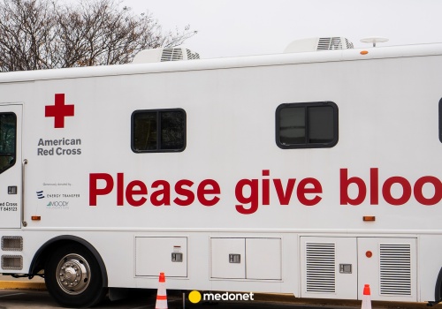 Niezaszczepieni pacjenci w USA żądają krwi tylko od niezaszczepionych dawców. Lekarze: to groźny trend