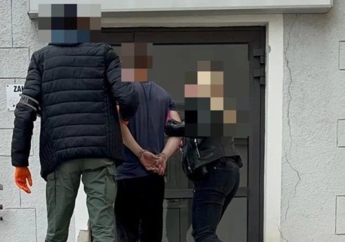 36-latek zatrzymany za serię przestępstw. Grozi mu do 15 lat więzienia
