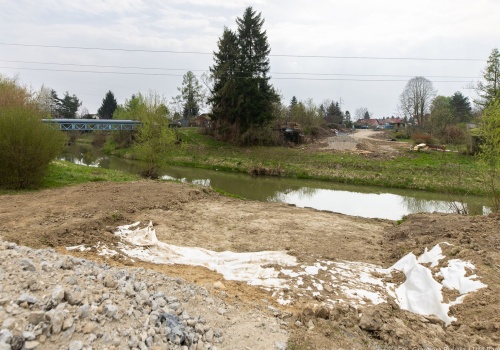 Ruszyła budowa kładki na Drabiniance. Inwestycja poprawi komunikację i dostęp do rekreacji