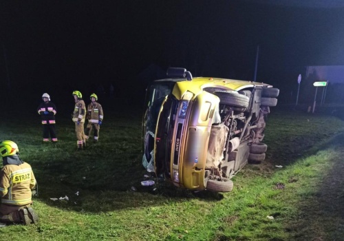 Wracali z pracy i wpadli w busie do rowu. Na miejscu śmigłowiec LPR, 6 kobiet w szpitalu