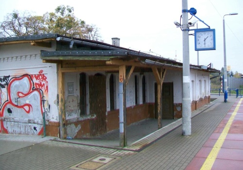 PKP SA z ofertami na remont dworca w Pęgowie