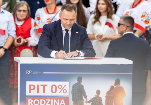 PIT zero dla rodzin dwa plus? Co dalej z ustawą, która miała zwolnić wiele rodzin z podatku?