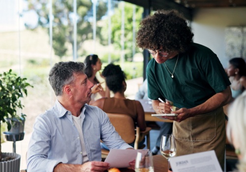 Gastronomia przed zmianami w zatrudnieniu: PIP może kwestionować umowy
