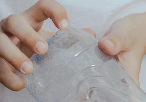 Kieszonkowe wypłacane w butelkach. Dzieciaki zarabiają na systemie kaucyjnym konkretne kwoty