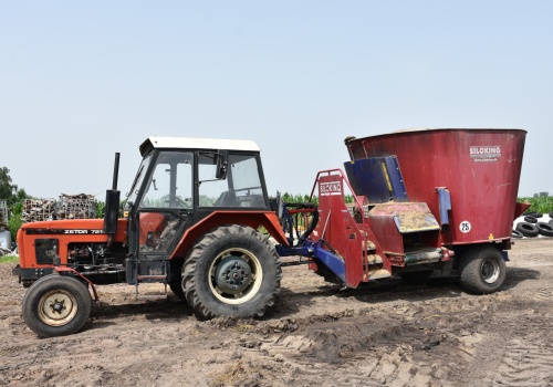 Ile jest wart dziś Zetor 7211? Jedna oferta wywołała spór