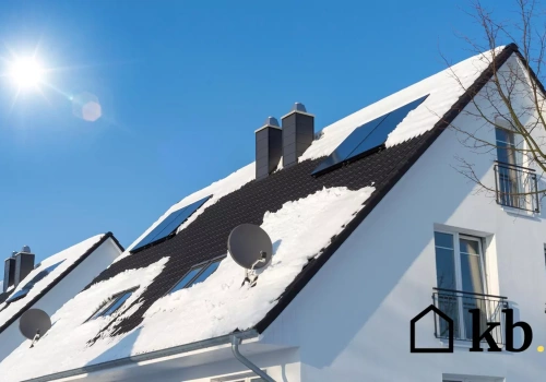 Chciał wyczyścić panele po zimie. Przez prosty błąd ich wydajność spadła na lata