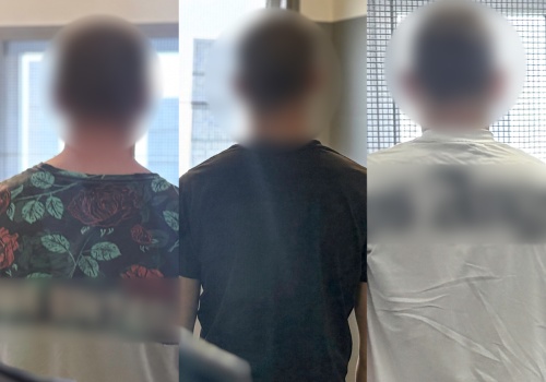 Demolka nad jeziorem. Połamane elementy spalili. Zatrzymano trzech 17-latków (ZDJĘCIA)