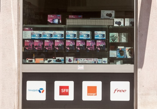 Francuski rynek telekomunikacyjny czeka rewolucja. Największy operator został wystawiony na sprzedaż