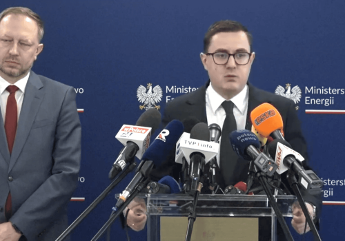 Pakiet CPN na razie zostaje. „Mamy najtańsze paliwo w UE