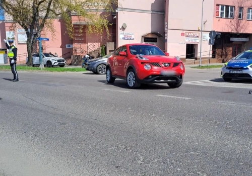 Łuków: Potrącony na skrzyżowaniu 74-latek trafił do szpitala