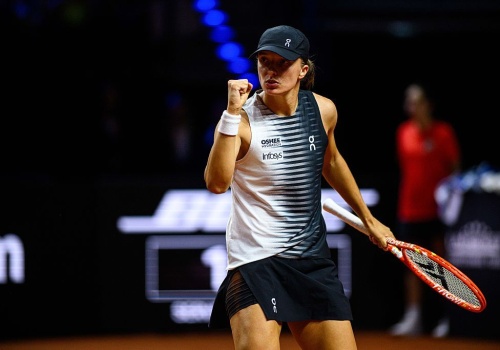 WTA Stuttgart. Gdzie oglądać mecz Iga Świątek - Mirra Andriejewa? Będzie w TV? Kiedy start?