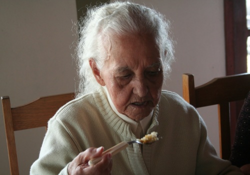 Darmowe obiady dla seniorów z dowozem do domu. Program rusza w czerwcu 2026 roku