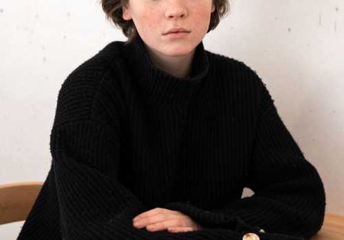 Od Warszawy, przez Gdynię i Berlin, aż po Cannes. Rozmawiamy z Ninel Skrzypczyk-Geiger, aktorką z filmu „Wpatrując się w słońce”