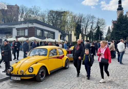 Zlot Pojazdów Zabytkowych. Otmuchów stolicą klasyków