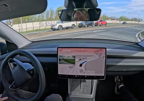 Kiedy Tesla FSD (Supervised) w Polsce? Ministerstwom się nie spieszy, najpierw decyzje na forum unijnym