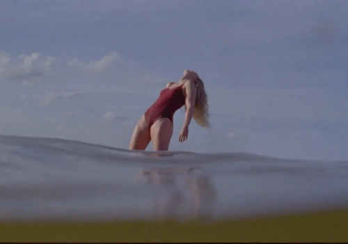 Mocny debiut Kristen Stewart. „Chronologia wody” już w kinach