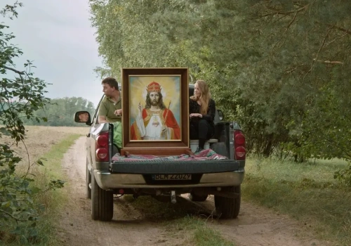 „Pod powierzchnią” Kingi Michalskiej. Podróż po Polsce naznaczonej traumą Zagłady