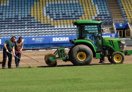 Nowa murawa już zieleni się na Motor Arenie Lublin. Przyjechała ze Słowacji
