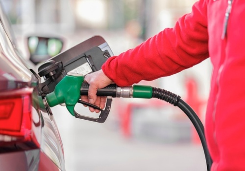 Eksperci: ceny paliw nadal będą spadać. Pb95 nawet za 5,90 zł/l