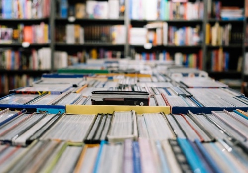 Ruszył nabór do programu „Certyfikat dla małych księgarni” 2026–2027. Do 50 tys. zł wsparcia