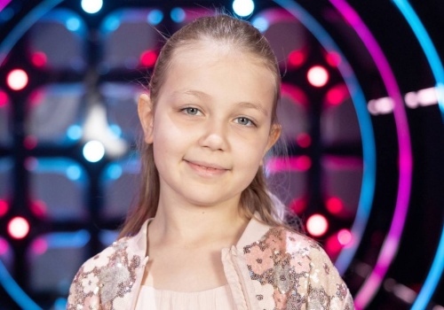 Nowy Sącz głosuje! 8-letnia Amelka podbija The Voice Kids – teraz wszystko w rękach mieszkańców
