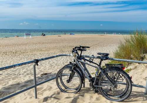 Ta nadmorska trasa rowerowa oczaruje każdego. Idealna na majówkę