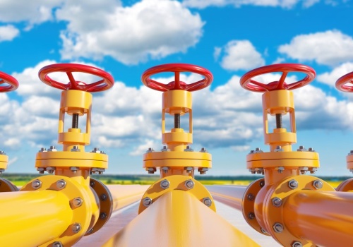 Kurczą się zapasy gazu w UE. Ekspert: Nie płynie i nie będzie płynąć przez jakiś czas