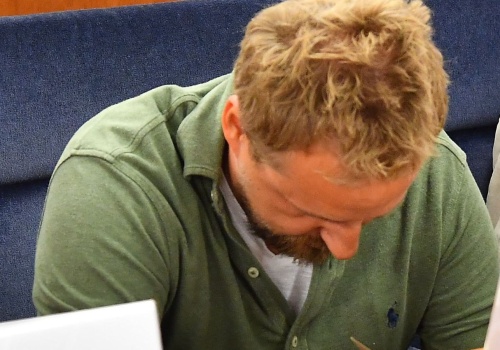 Ulubieniec widzów odwołuje spektakle. Lekarze powiedzieli stop. Komunikat w sieci