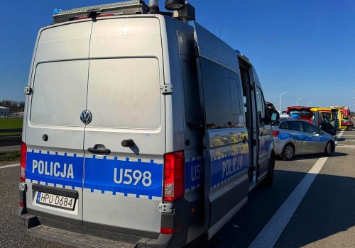 Zderzenie 4 aut na trasie Ostrów – Kalisz (ZDJĘCIA)