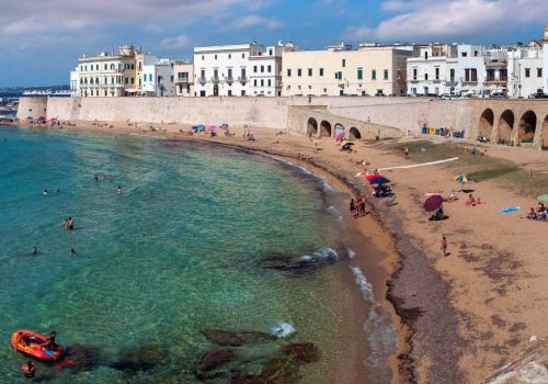 Kolor wody wprawia w osłupienie. Jedno z najpiękniejszych miejsc we Włoszech