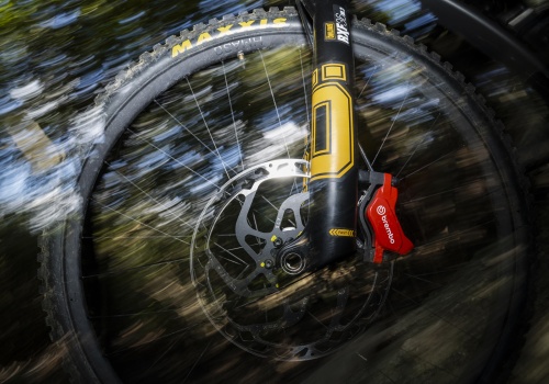 Te hamulce pachną motorsportem bardziej niż większość rowerowych premier