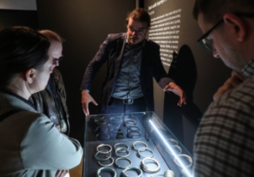 Wystawy cennych znalezisk przyrodniczych i archeologicznych w białostockim Muzeum Podlaskim