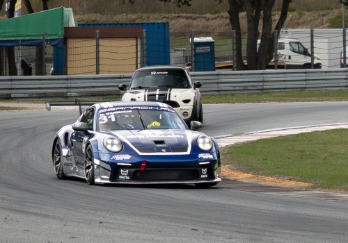 New Holland zadebiutuje na torze wyścigowym