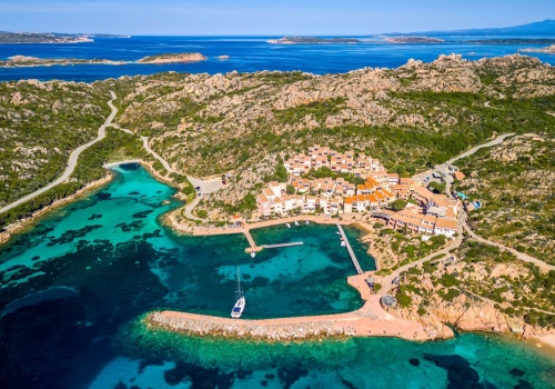 Wycieczka na Sardynię za 629 PLN 😎👙 Loty + hotel przy plaży 🏖️🌊