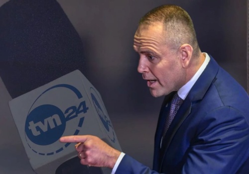 Nawrocki w Kanale Zero wrócił do akcji z reporterem TVN24. Poleciały ostre zarzuty