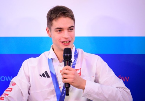 Władimir Semirunnij z Kryształową Płozą! Wielki triumf panczenisty tomaszowskiej Pilicy