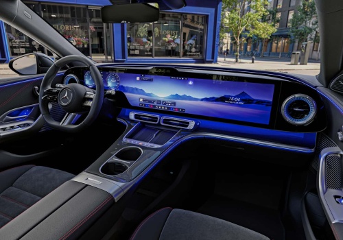 Elektryczny Mercedes Klasy C zaoferuje prawdziwe kino w swoim wnętrzu