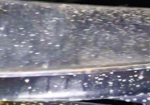 Właściciel warsztatu ostrzega: nowe MG ZS prawie bez przebiegu, rdza już widoczna