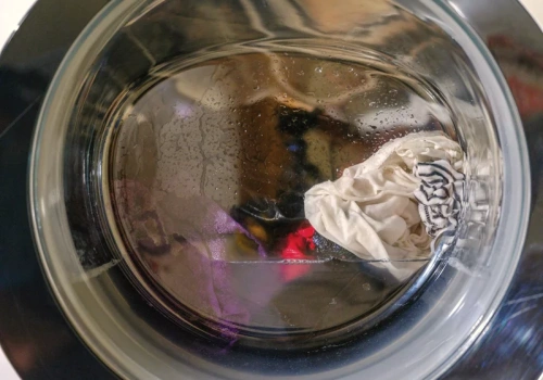 Najgorszy program w pralce. Pożera wodę, podnosi rachunki i niszczy środowisko