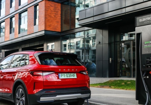 Co czwarte auto w Polsce elektryczne? Prognozy ekspertów zaskakują