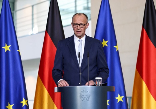 Tysiąc euro premii dla wszystkich? Prasa krytykuje pomysł rządu