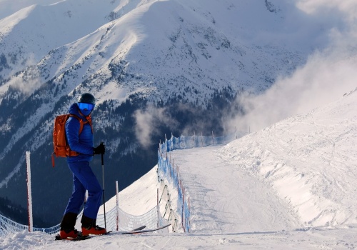 Na Kasprowym Wierchu ponad metr śniegu. Wciąż można jeździć na nartach