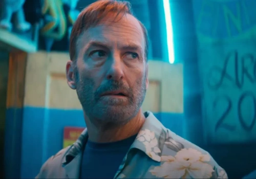 Co różni Boba Odenkirka od Jasona Stathama? Oto, dlaczego Normal jest wyjątkowe