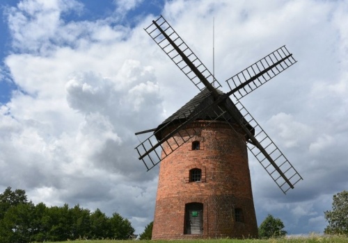 Wielkopolski Szlak Wiatraczny. Odkryj zabytkowe wiatraki i historię regionu