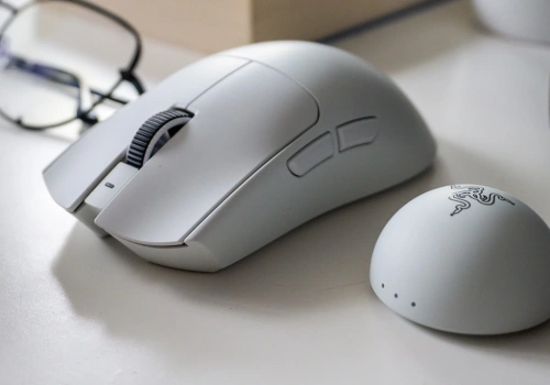 Razer Viper V4 Pro donosi co 0,125 ms i brzmi jak z horroru. Test myszy-karabinu