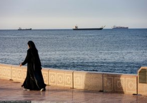 Ormuz otwarty. Konwój płynie przez cieśninę